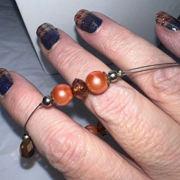 Vintage Silver Tone Wire and‎ Bead Bracelet - Picture 4 of 7